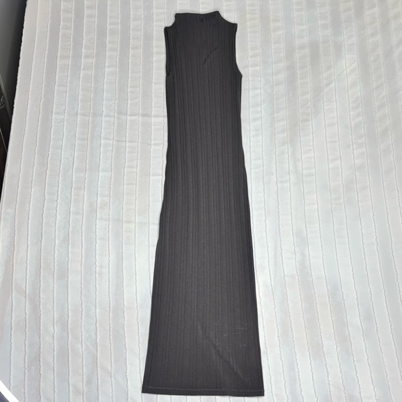 Wilfred Dresses & Skirts - Wilfred Charcoal Sleeveless Maxi Dress